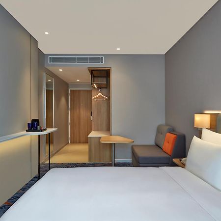 Holiday Inn Express Bengaluru Bommasandra By Ihg Kammasandra Экстерьер фото