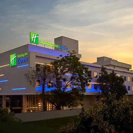 Holiday Inn Express Bengaluru Bommasandra By Ihg Kammasandra Экстерьер фото