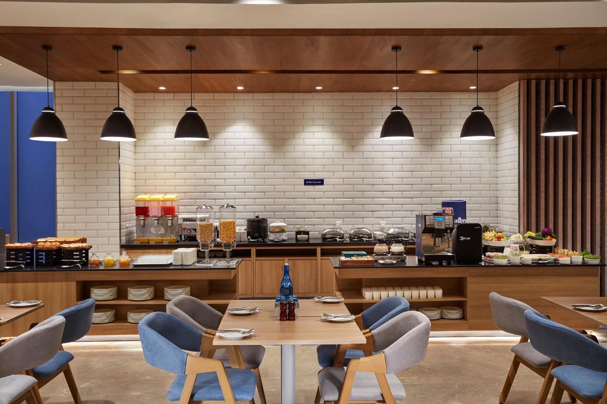 Holiday Inn Express Bengaluru Bommasandra By Ihg Kammasandra Экстерьер фото