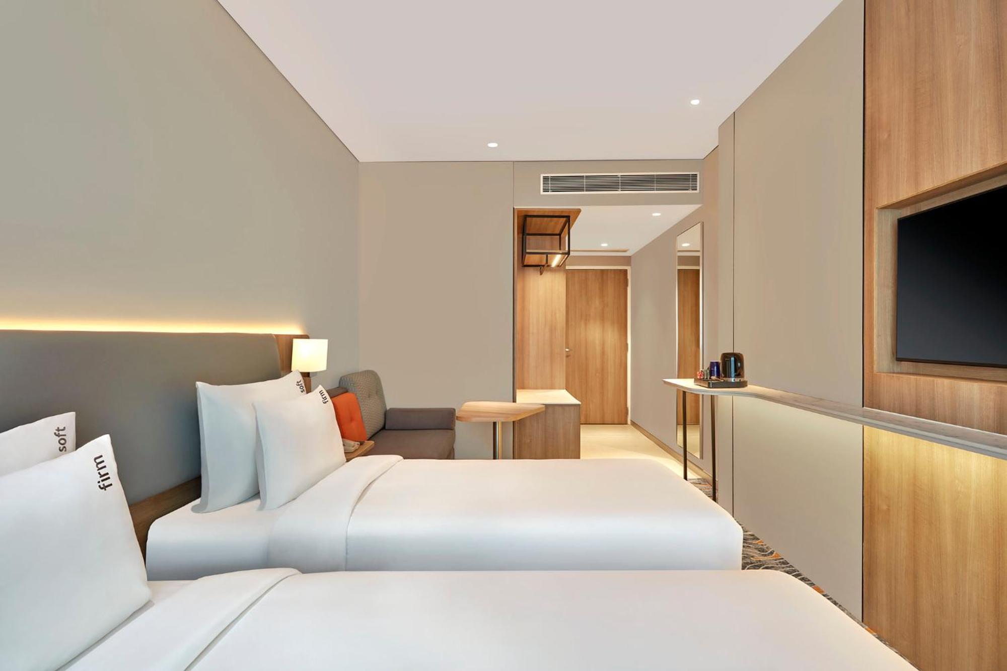 Holiday Inn Express Bengaluru Bommasandra By Ihg Kammasandra Экстерьер фото