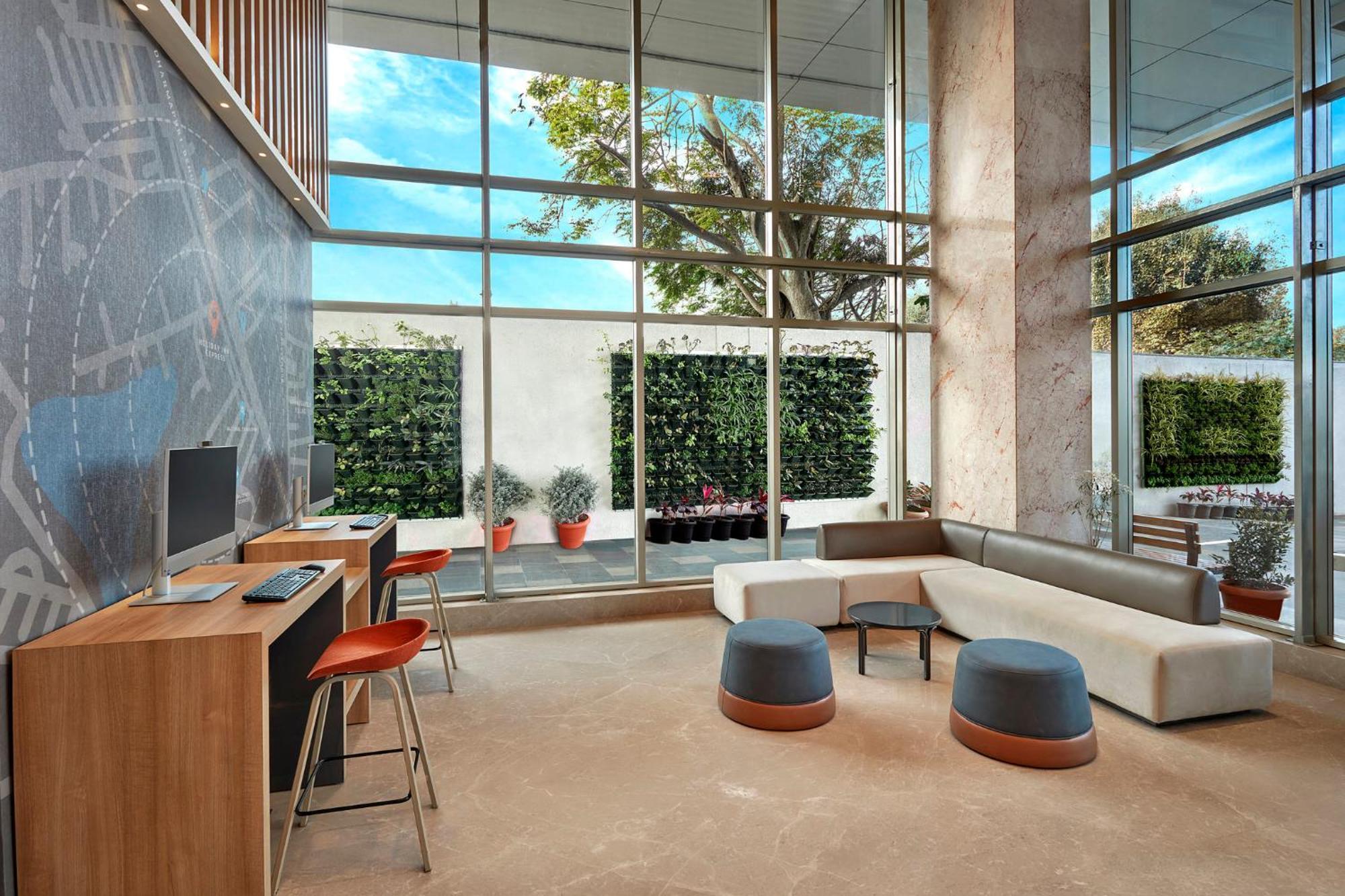 Holiday Inn Express Bengaluru Bommasandra By Ihg Kammasandra Экстерьер фото